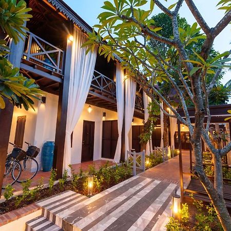 V Maison Boutique Hotel Luang Prabang Dış mekan fotoğraf